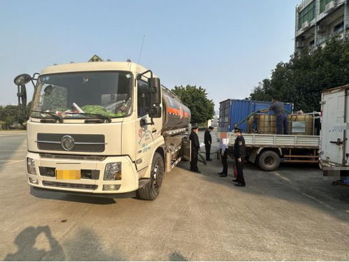 肇慶一司機半路購油遇執法，道路貨物運輸安全引關注